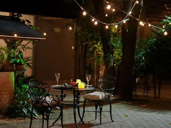 Iluminação Externa: Como Criar um Ambiente Aconchegante em Seu Jardim